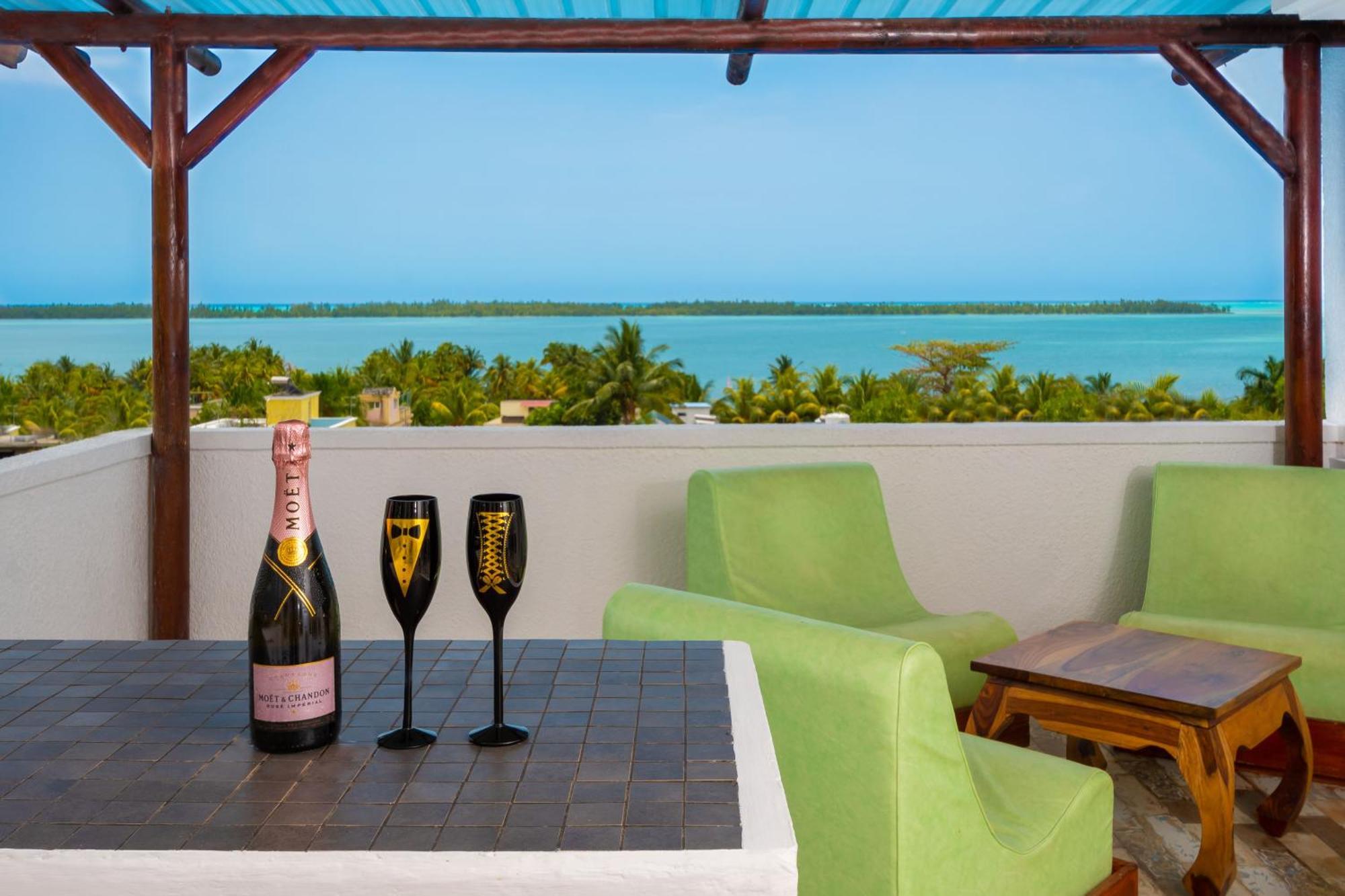 Twakila Sunset Suites La Gaulette Exterior photo