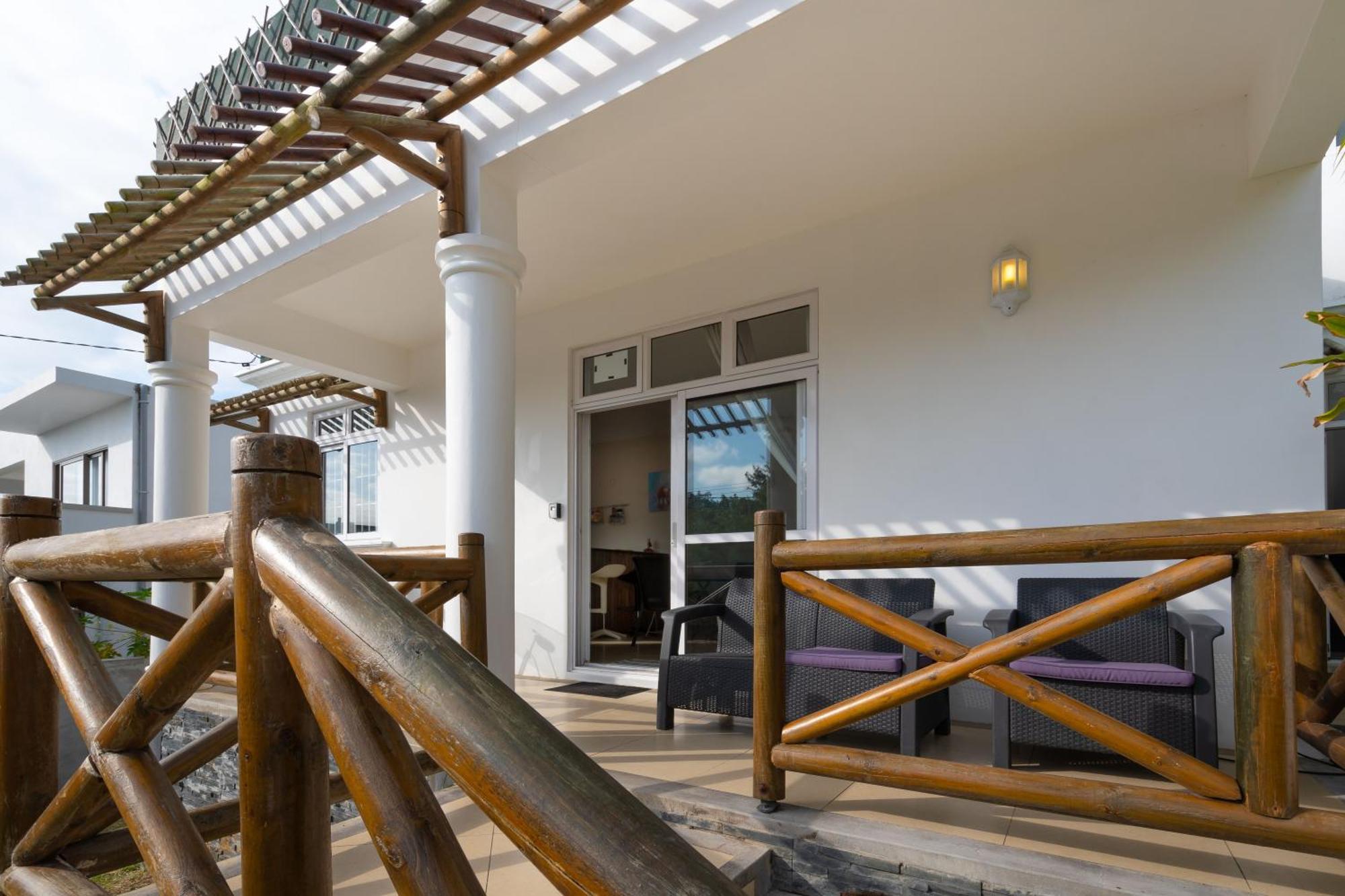 Twakila Sunset Suites La Gaulette Exterior photo