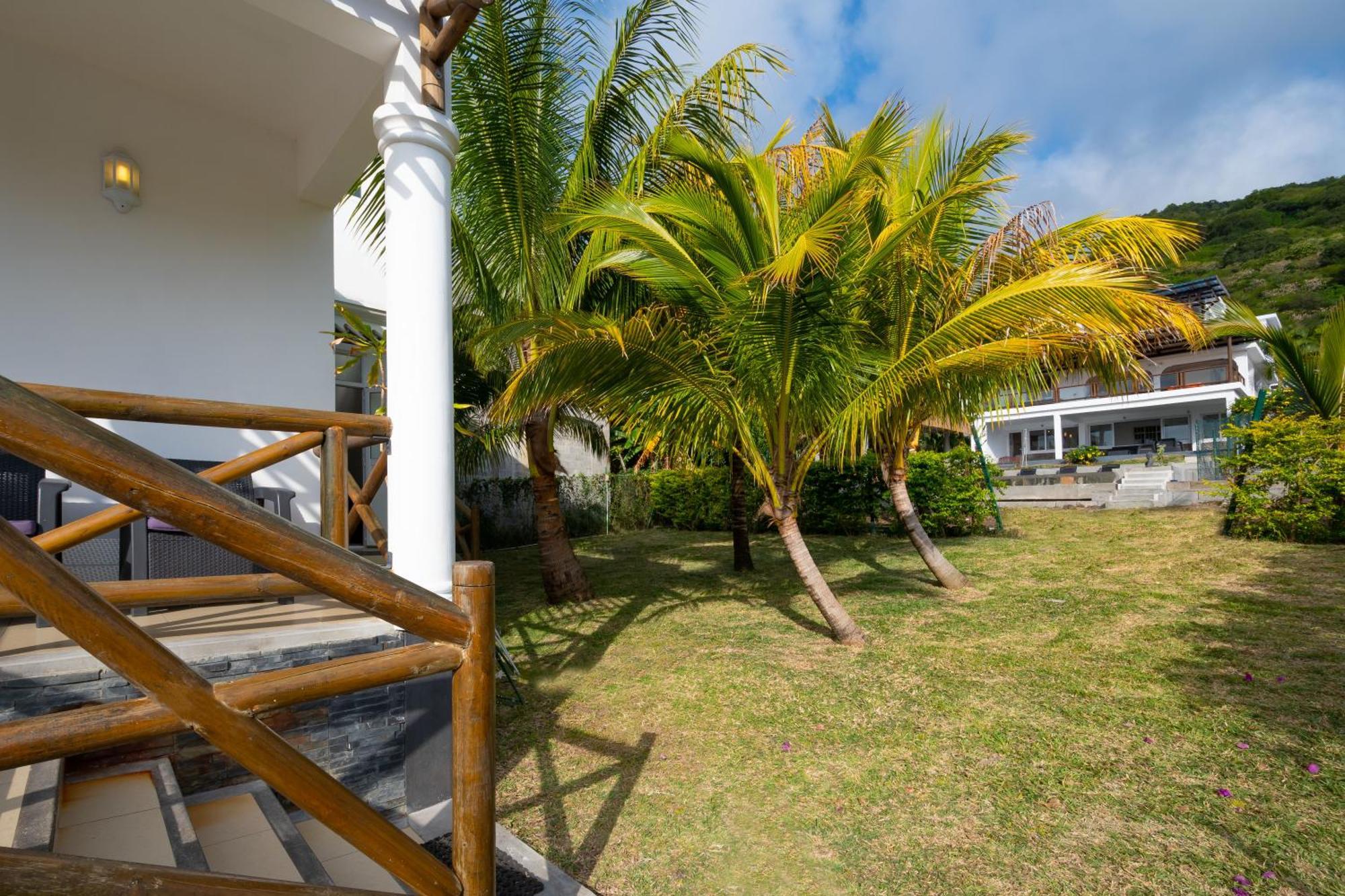 Twakila Sunset Suites La Gaulette Exterior photo